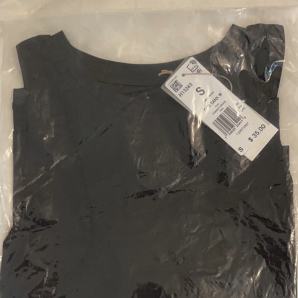 Adidas black top